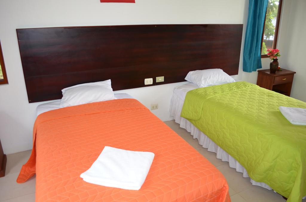 Piedras Blancas Lodge Puerto Ayora  Habitación foto