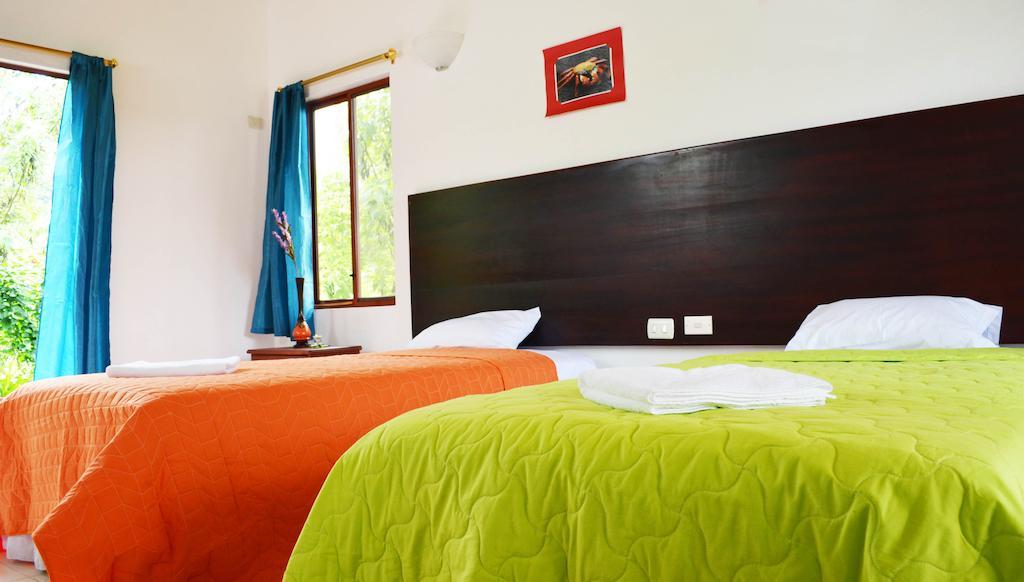 Piedras Blancas Lodge Puerto Ayora  Habitación foto